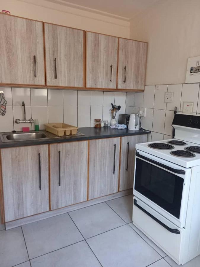 Self-Catering Studio, Unit 3 On Krupp Уиндхоек Екстериор снимка