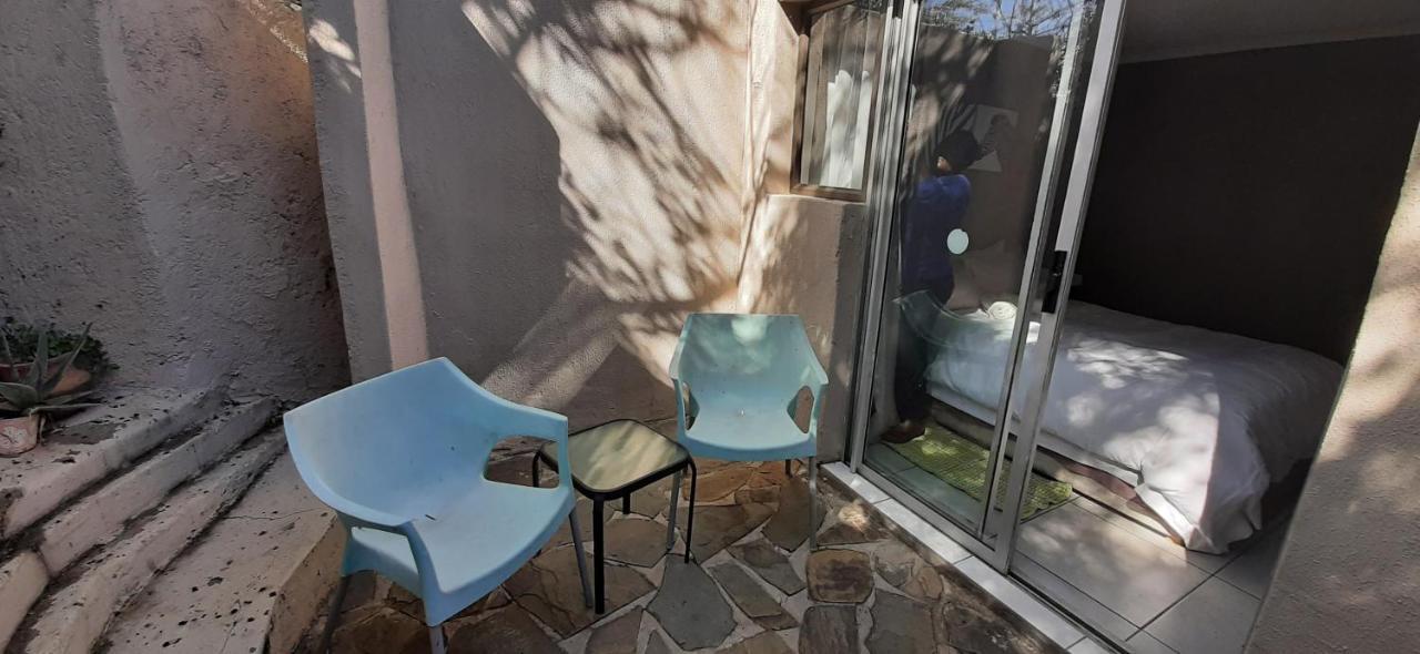 Self-Catering Studio, Unit 3 On Krupp Уиндхоек Екстериор снимка