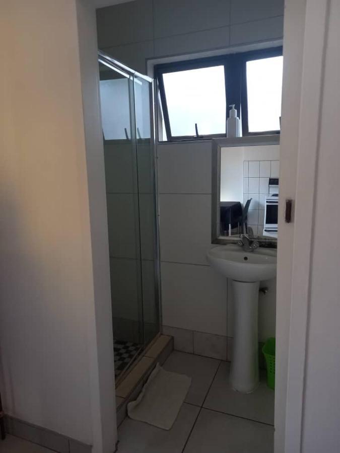 Self-Catering Studio, Unit 3 On Krupp Уиндхоек Екстериор снимка