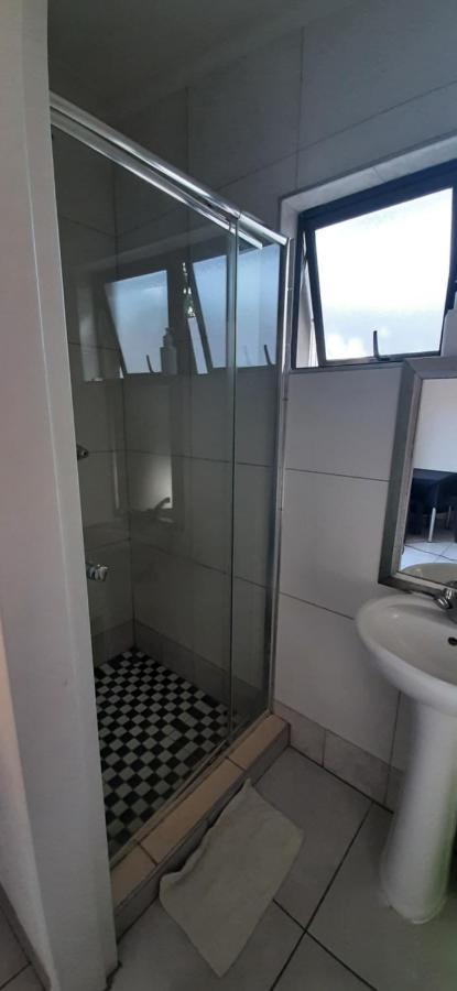 Self-Catering Studio, Unit 3 On Krupp Уиндхоек Екстериор снимка
