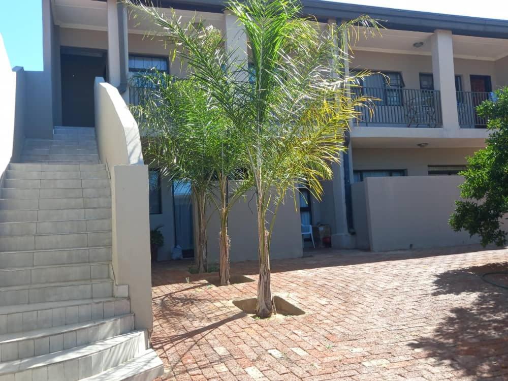 Self-Catering Studio, Unit 3 On Krupp Уиндхоек Екстериор снимка